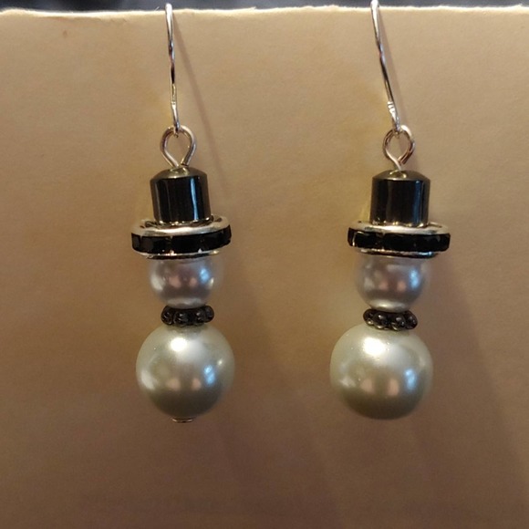 Adorable snowman earrings - Picture 3 of 3